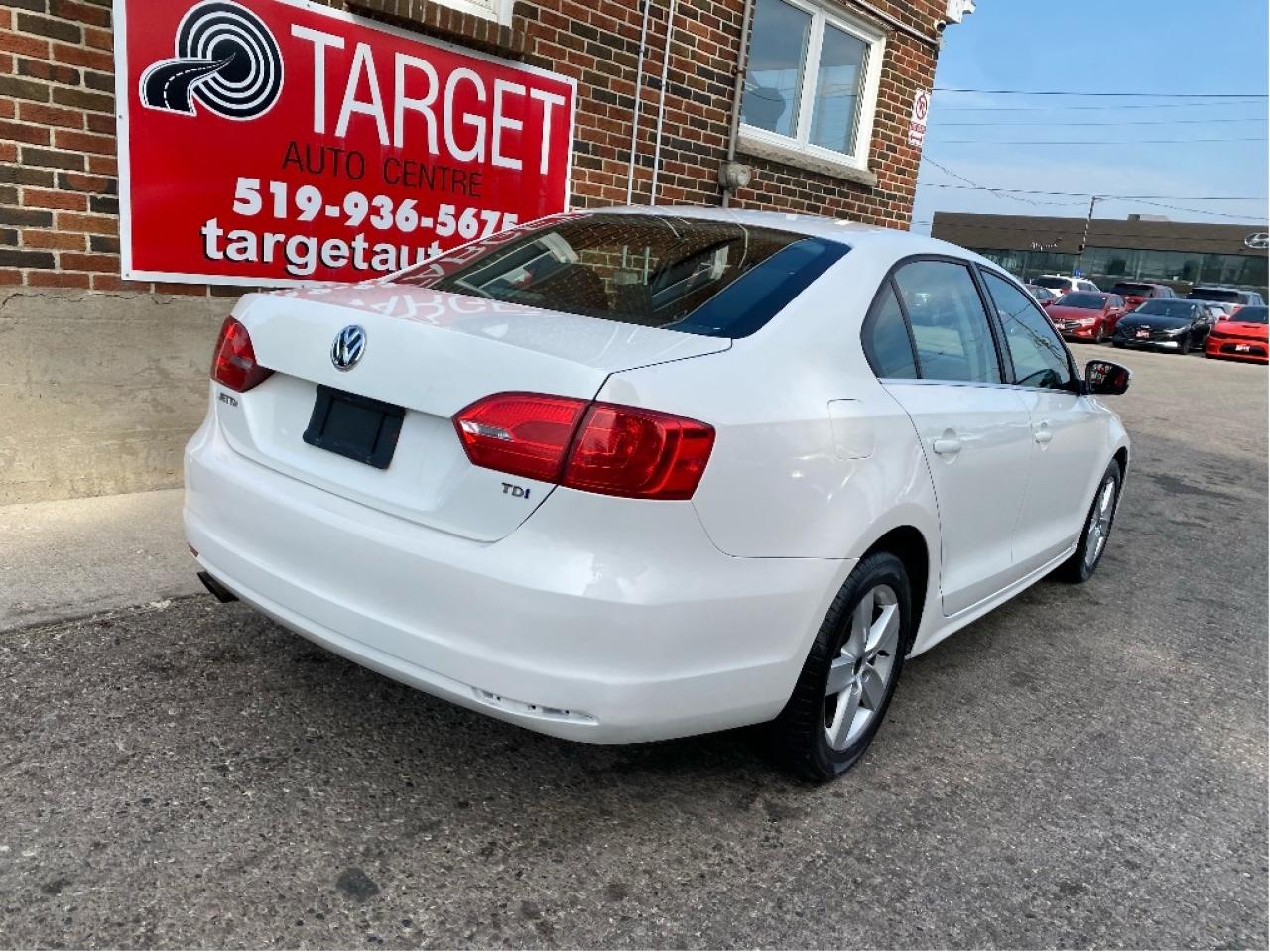 2012 Volkswagen Jetta Sedan TDI Diesel Photo4