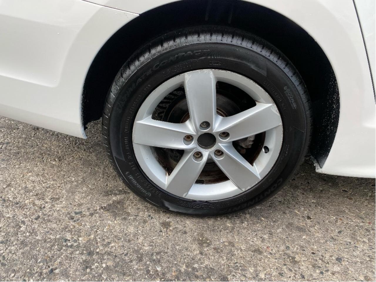 2012 Volkswagen Jetta Sedan TDI Diesel Photo