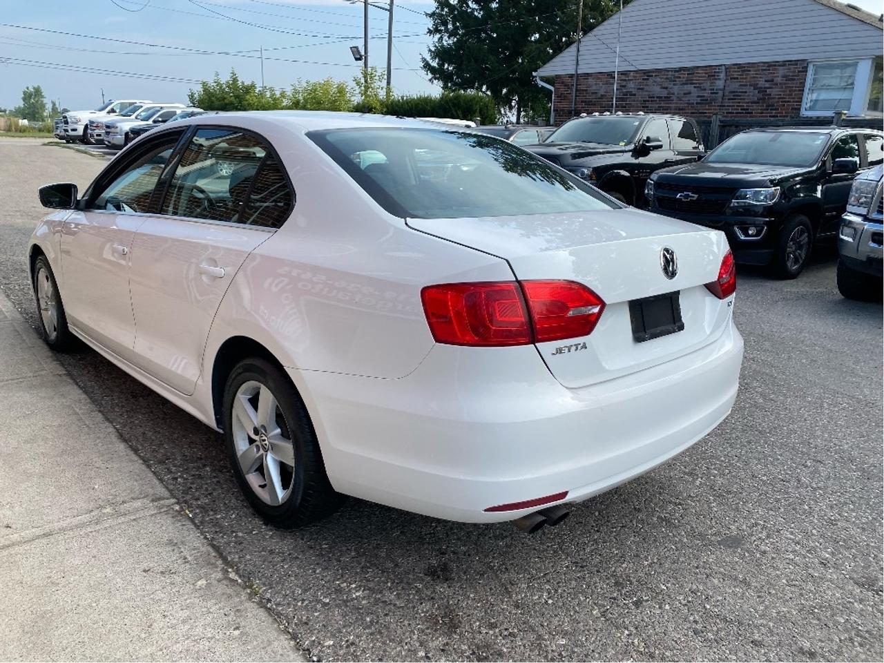 2012 Volkswagen Jetta Sedan TDI Diesel Photo