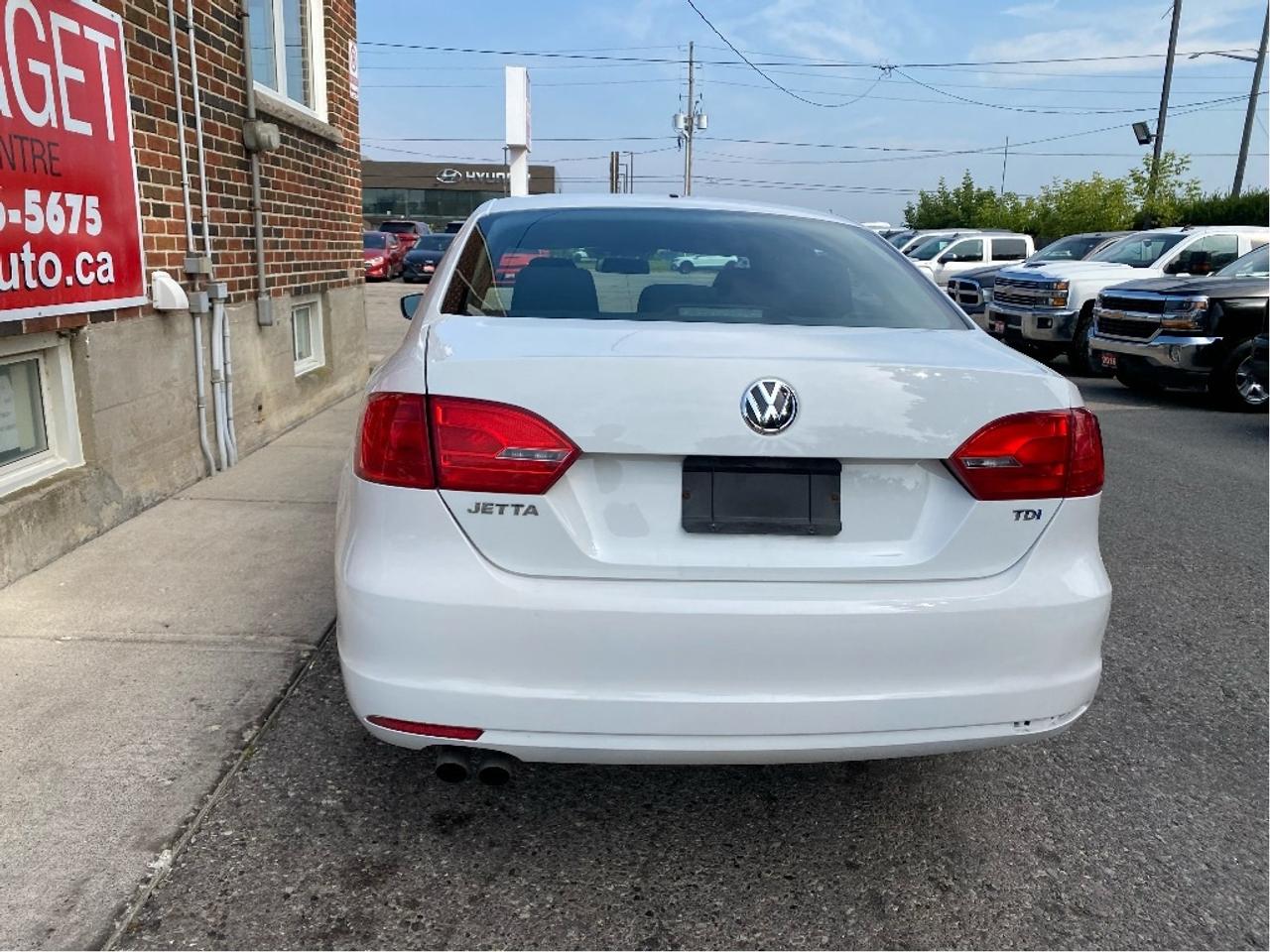 2012 Volkswagen Jetta Sedan TDI Diesel Photo3
