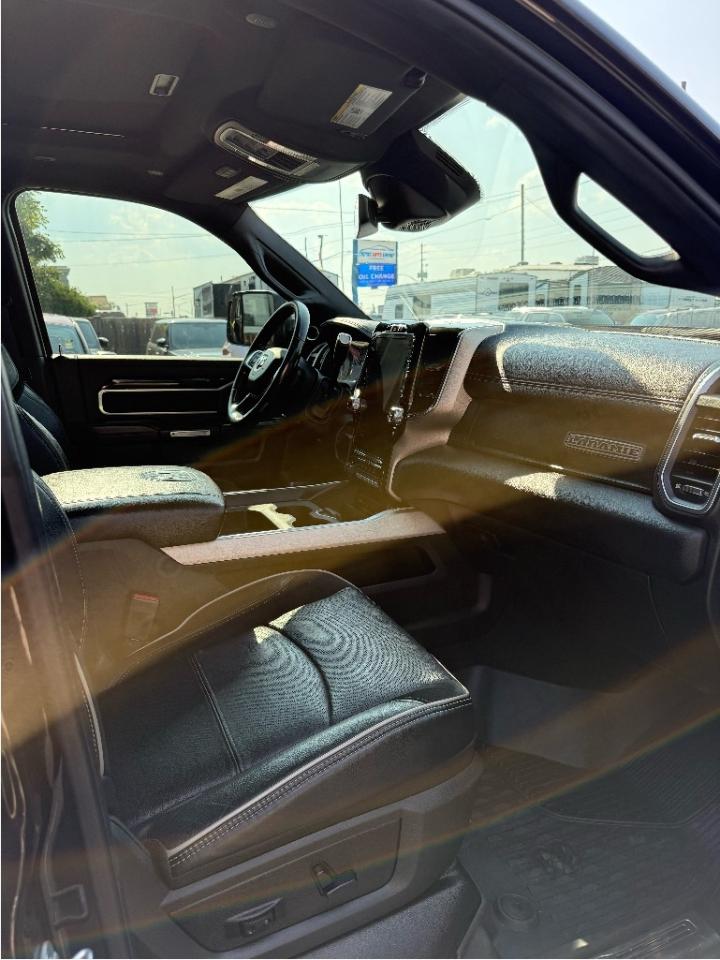 2019 RAM 2500 Laramie, Cummins Diesel, Loaded, One Owner Photo