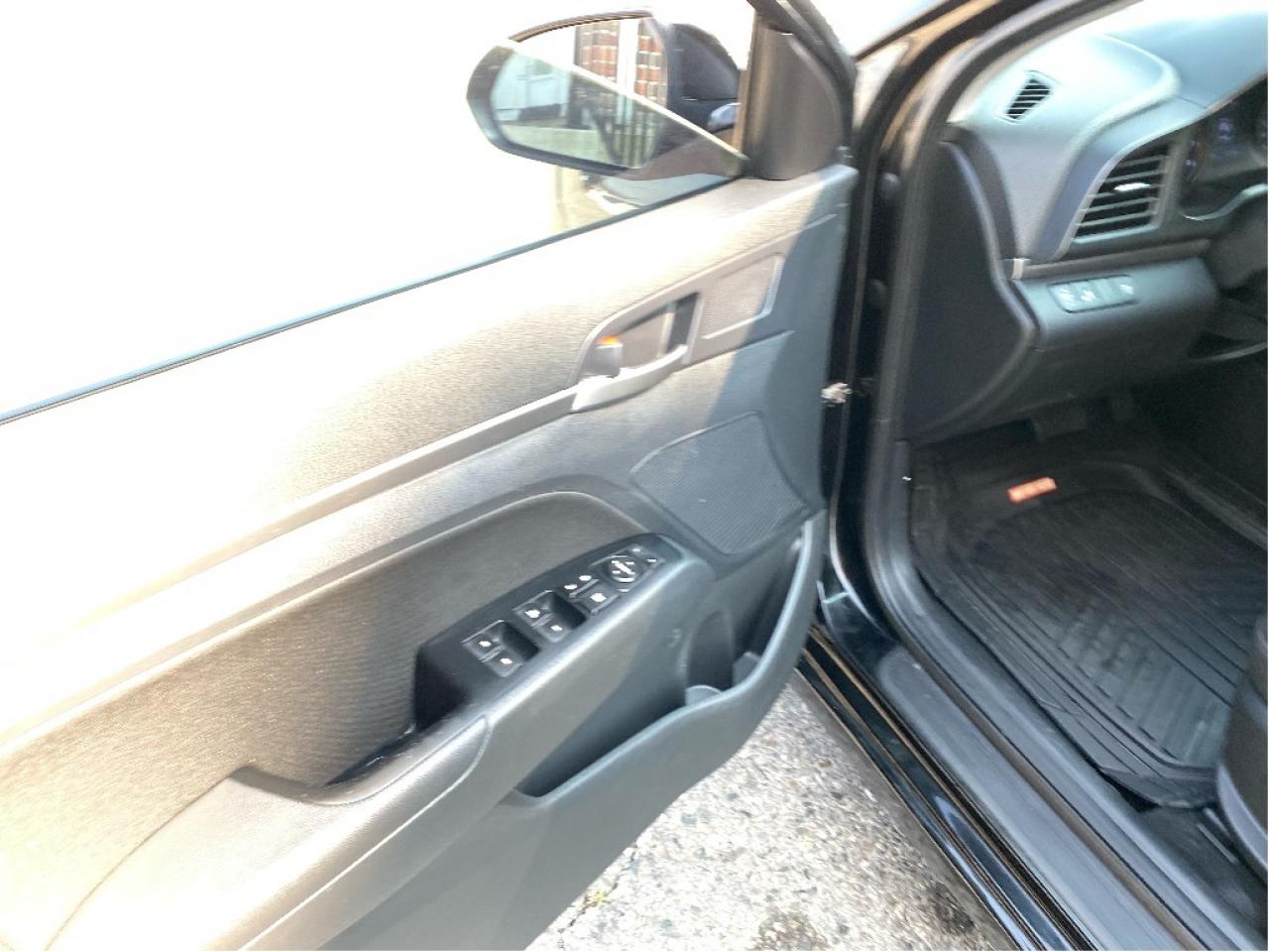 2020 Hyundai Elantra Preferred Photo