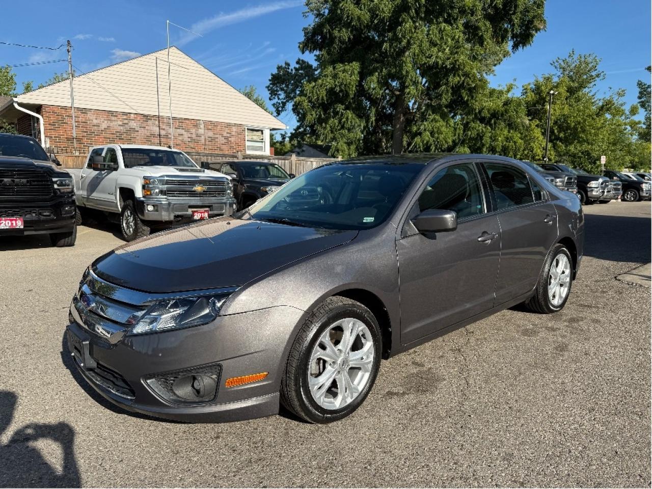 2012 Ford Fusion SE, Low Mileage Photo2