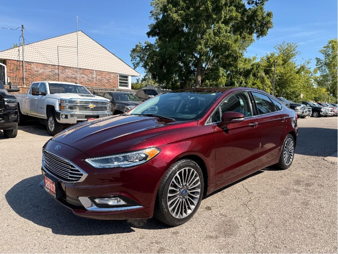 2017 Ford Fusion SE Photo2