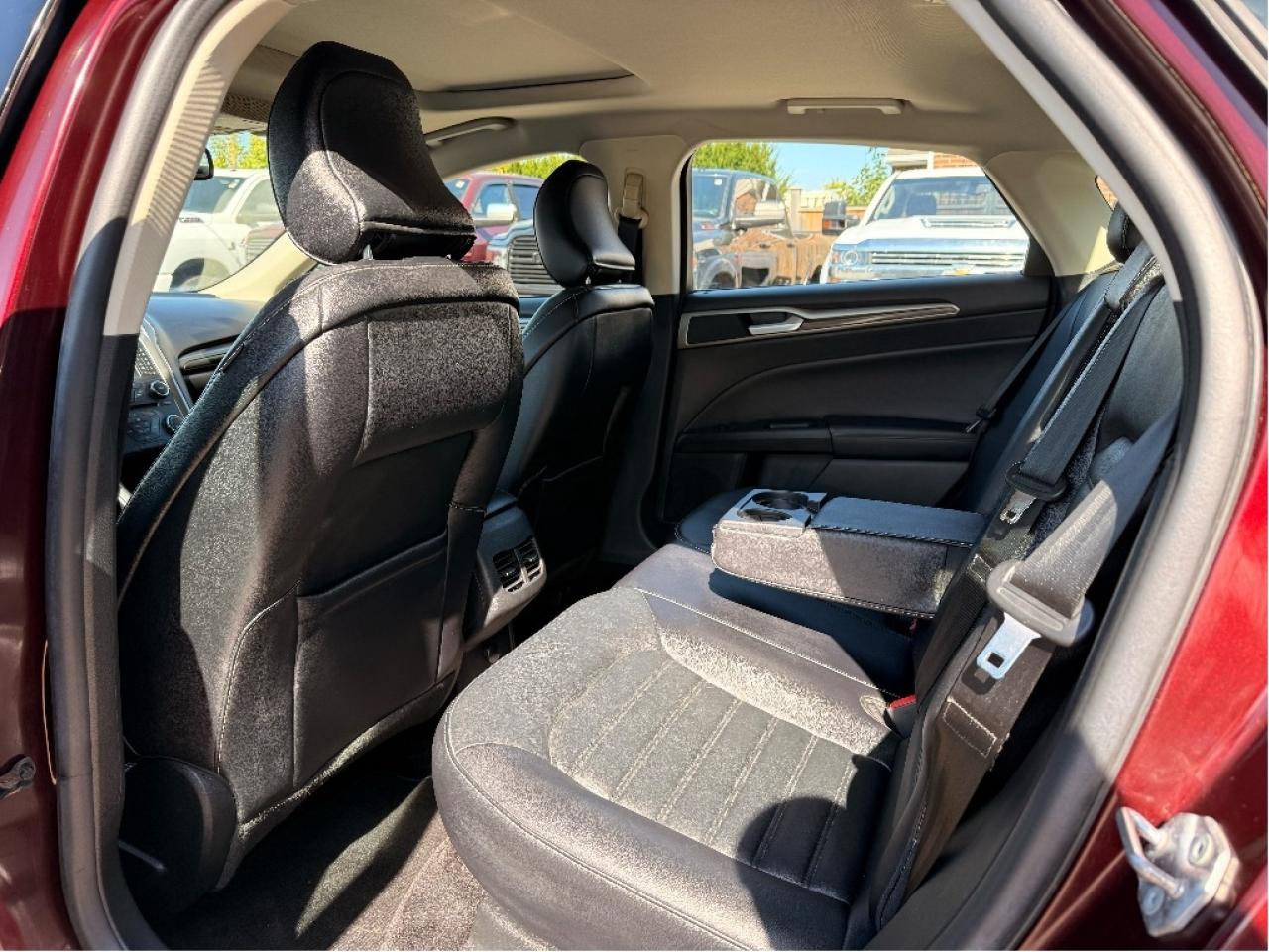 2017 Ford Fusion SE Photo