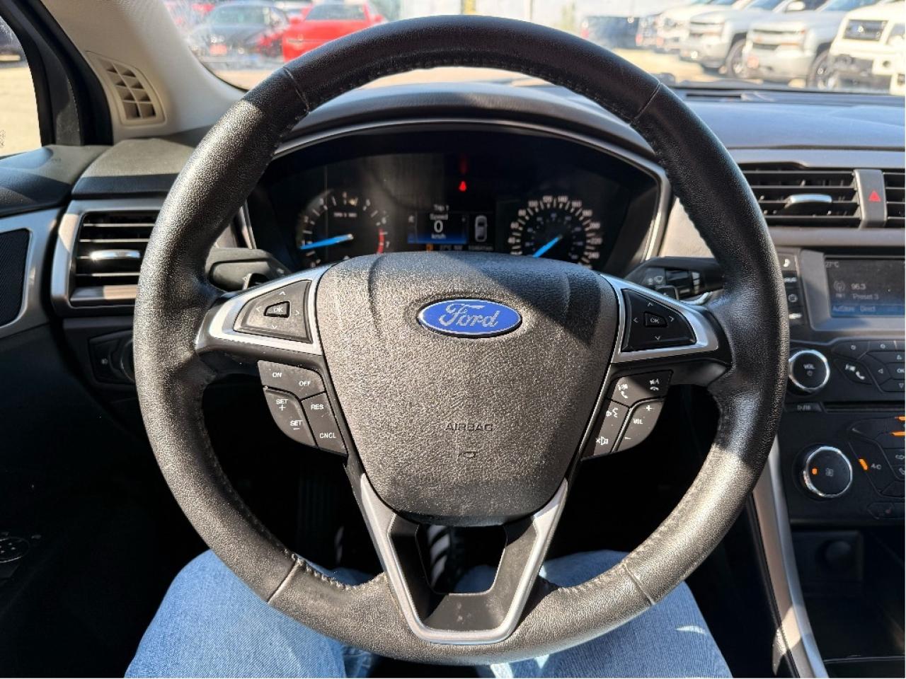 2017 Ford Fusion SE Photo