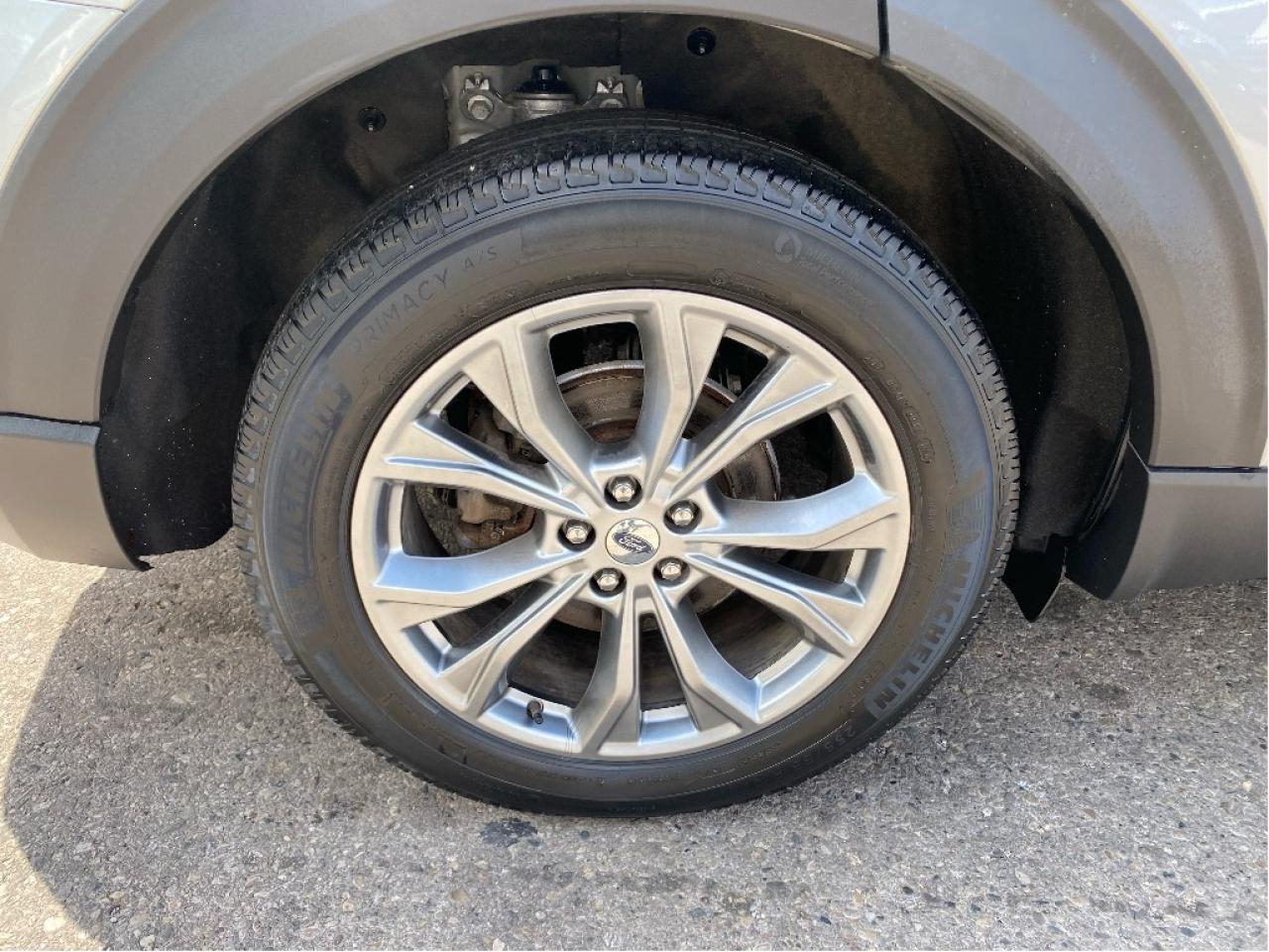 2020 Ford Explorer XLT Photo