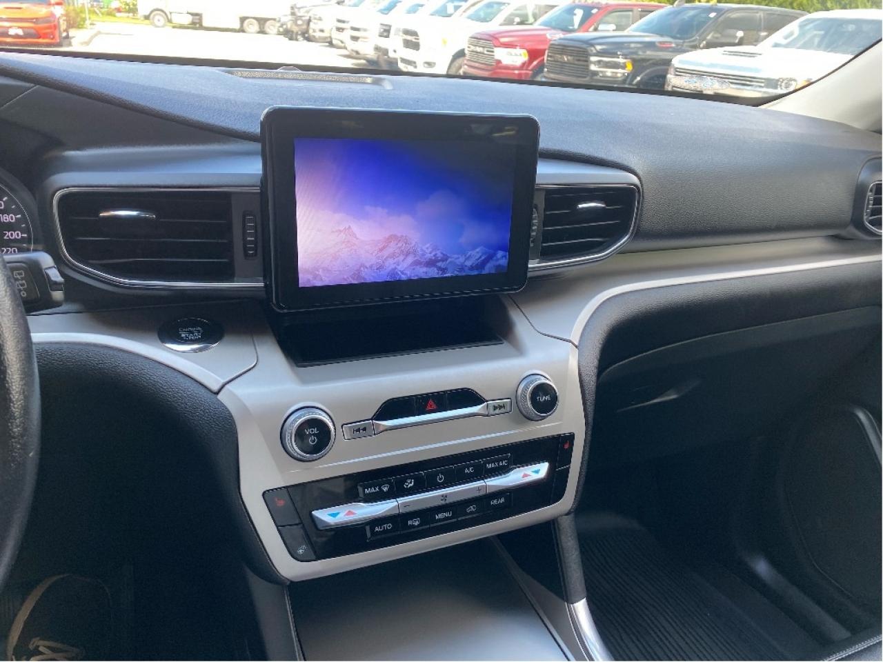 2020 Ford Explorer XLT Photo