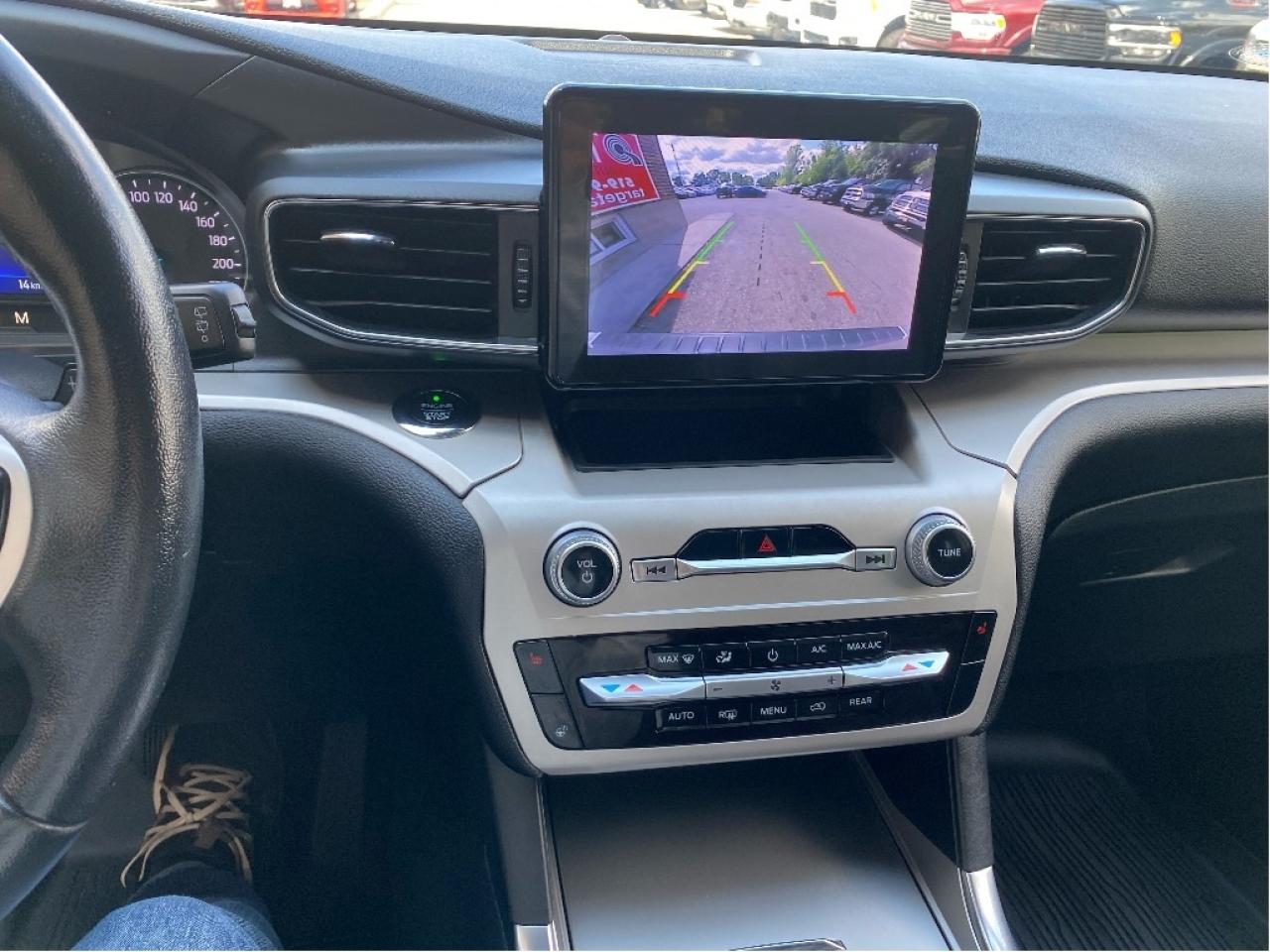 2020 Ford Explorer XLT Photo