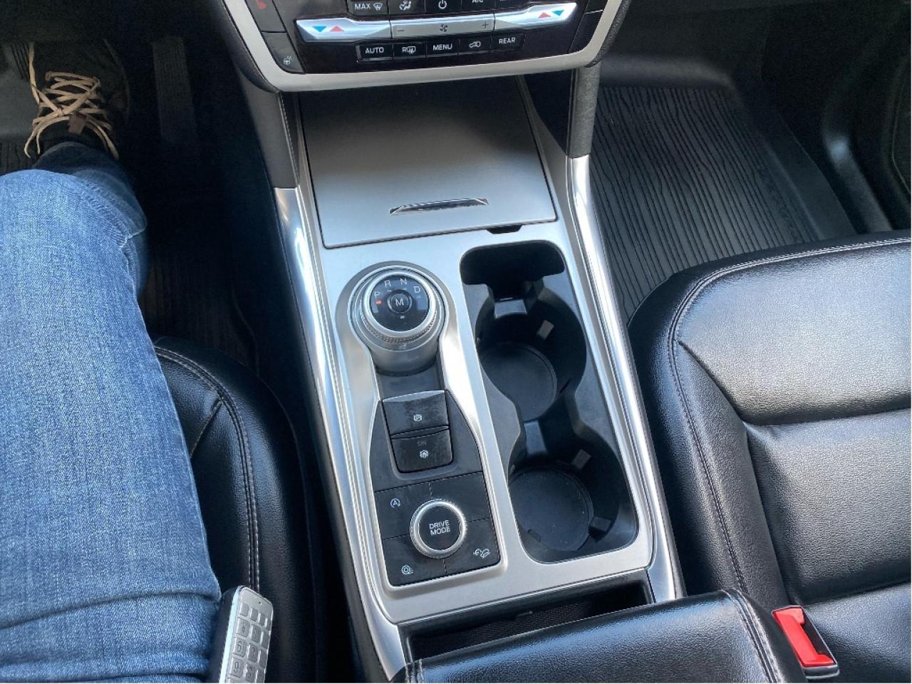 2020 Ford Explorer XLT Photo