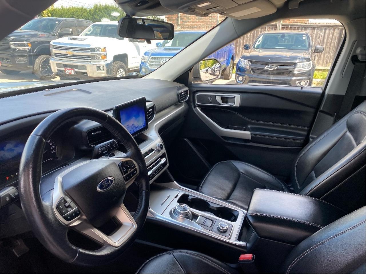 2020 Ford Explorer XLT Photo