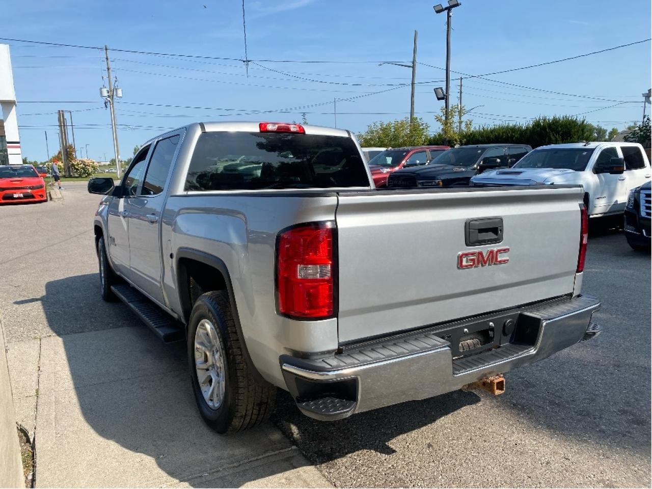 2017 GMC Sierra 1500 SLE Photo4