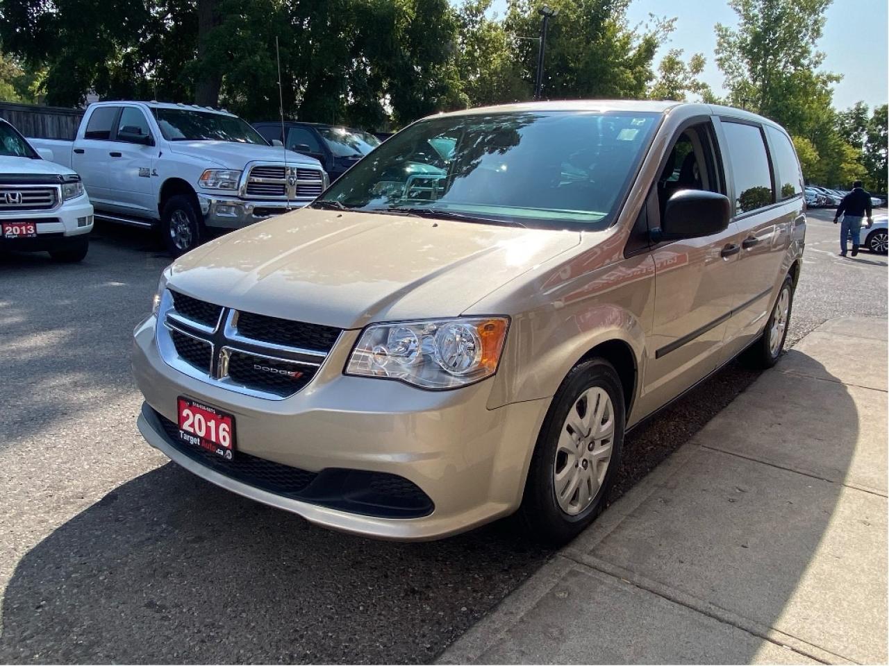 2016 Dodge Grand Caravan Low mileage, Very Well Maintained !! Photo