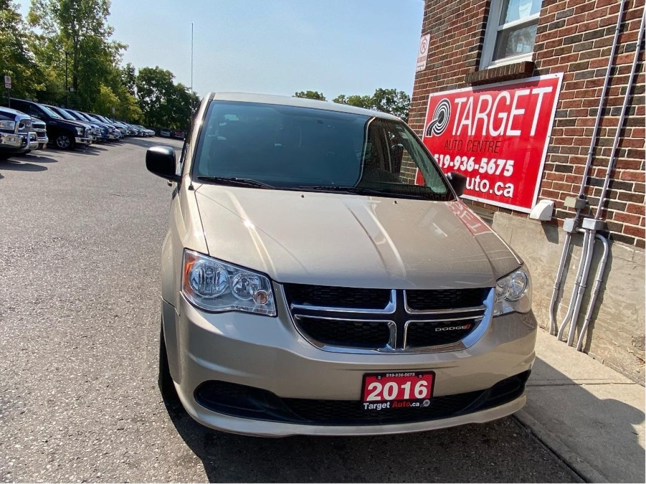 2016 Dodge Grand Caravan Low mileage, Very Well Maintained !! Photo