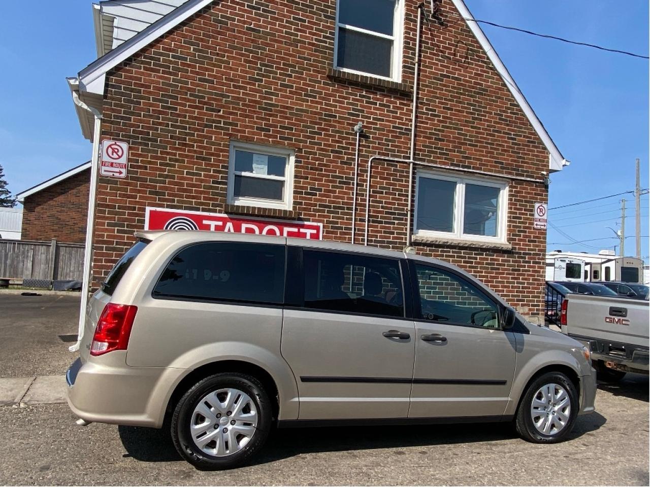 2016 Dodge Grand Caravan Low mileage, Very Well Maintained !! Photo