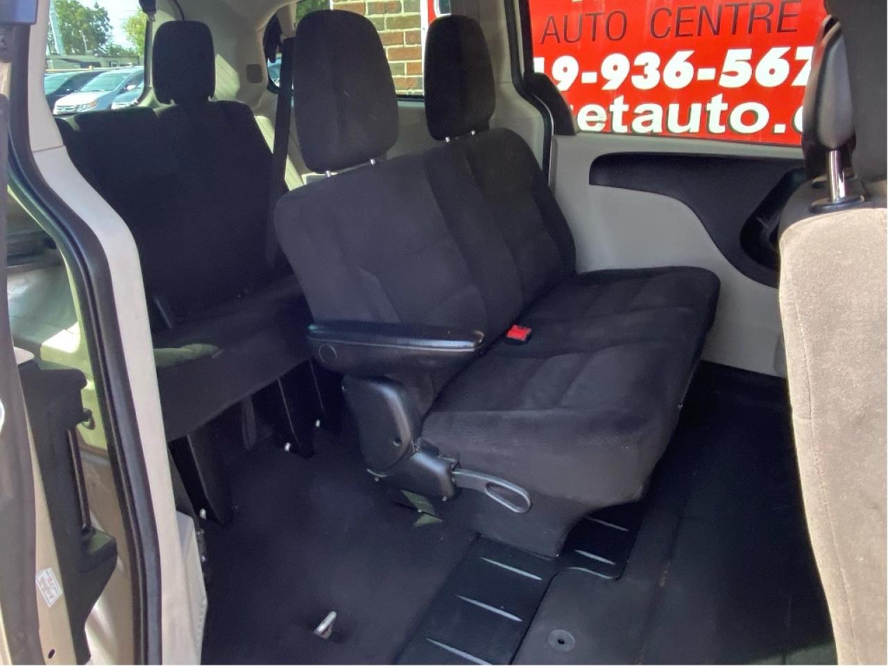 2016 Dodge Grand Caravan Low mileage, Very Well Maintained !! Photo