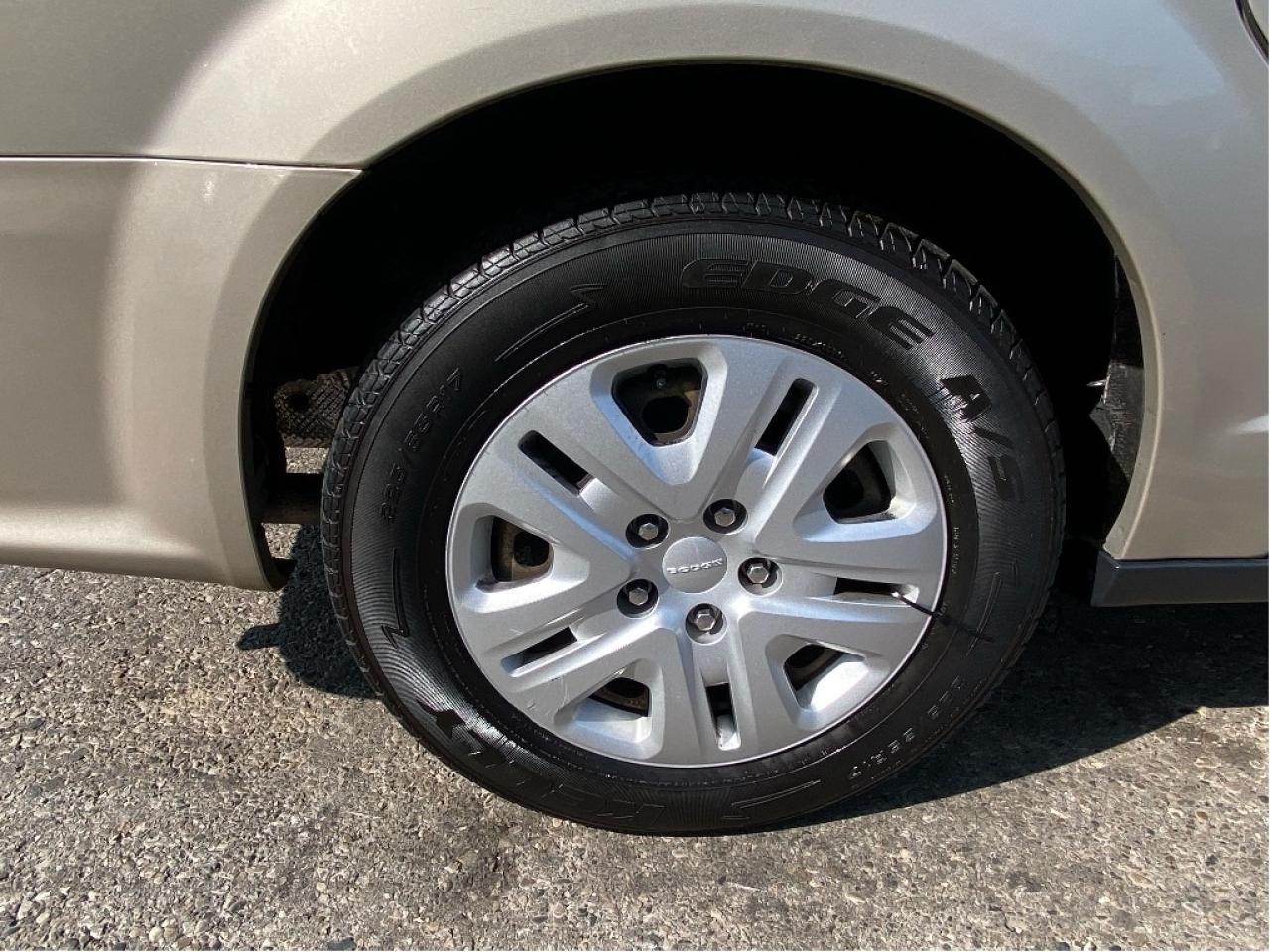 2016 Dodge Grand Caravan Low mileage, Very Well Maintained !! Photo