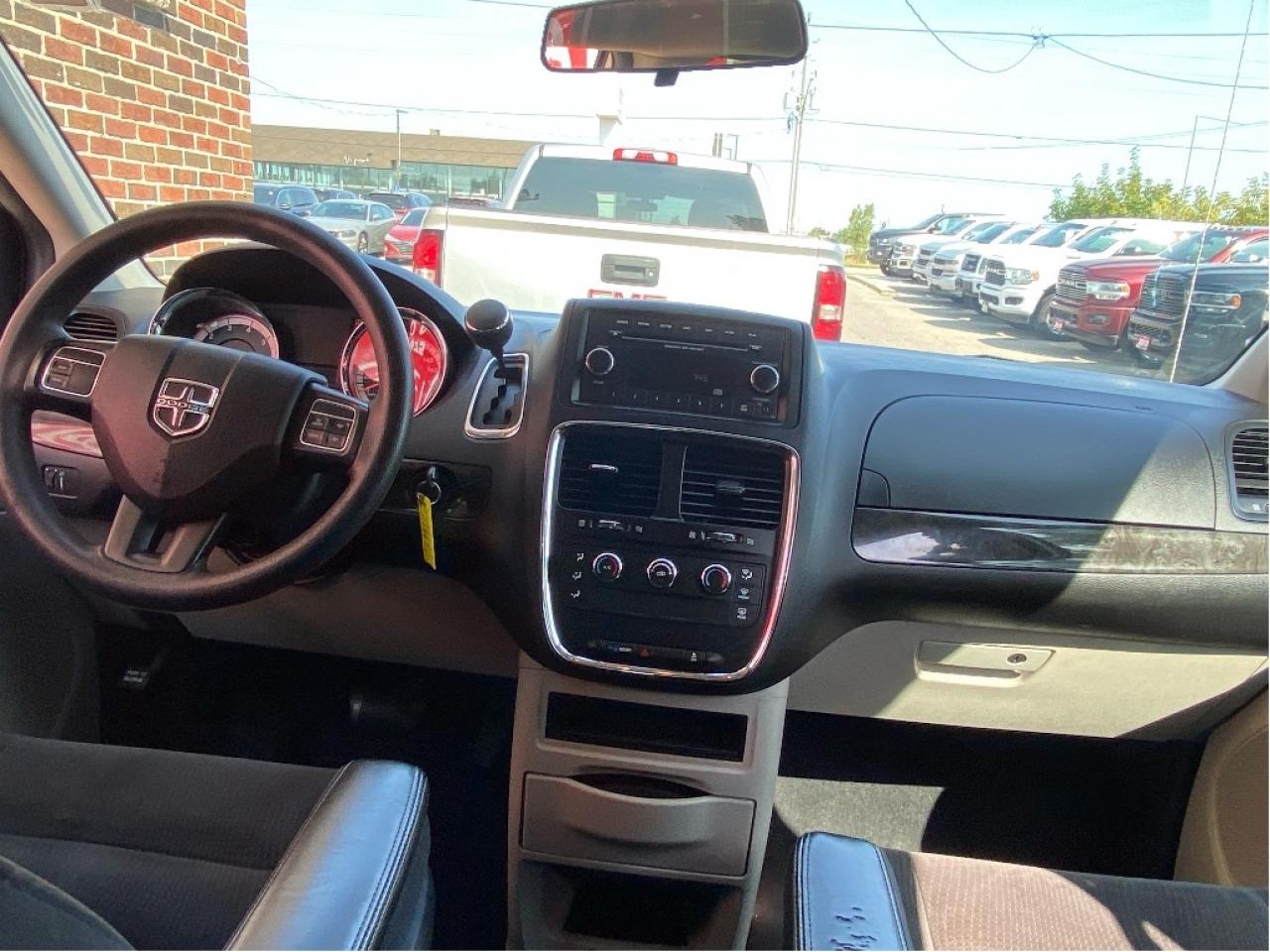 2016 Dodge Grand Caravan Low mileage, Very Well Maintained !! Photo