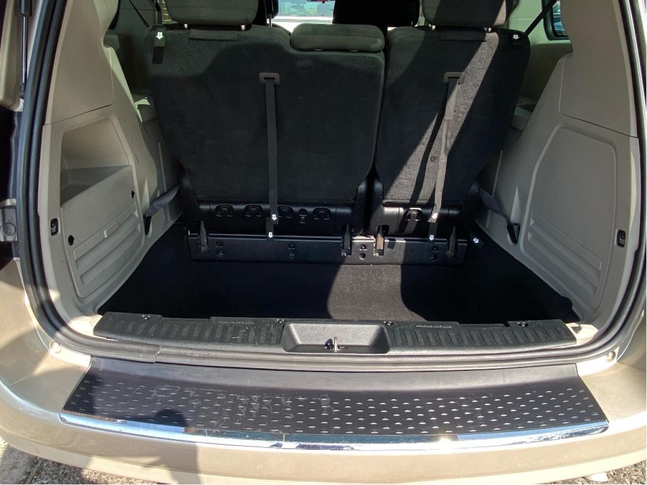 2016 Dodge Grand Caravan Low mileage, Very Well Maintained !! Photo