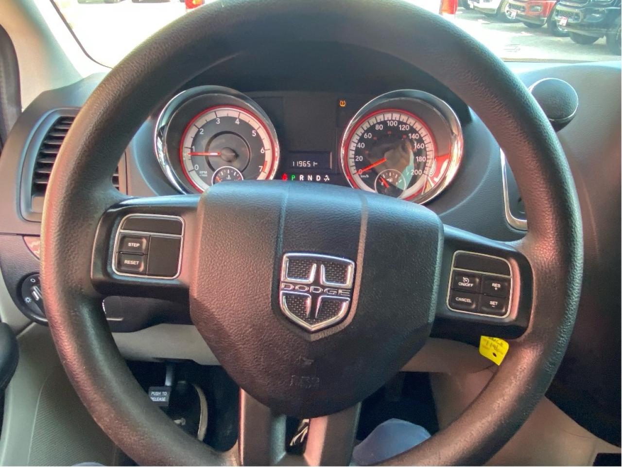 2016 Dodge Grand Caravan Low mileage, Very Well Maintained !! Photo