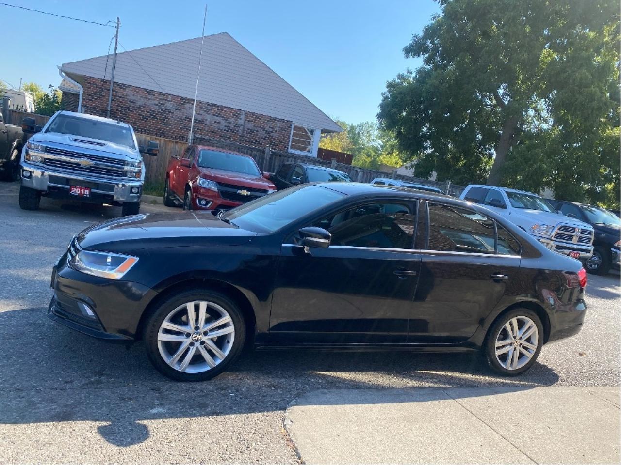 2015 Volkswagen Jetta Sedan Highline Photo