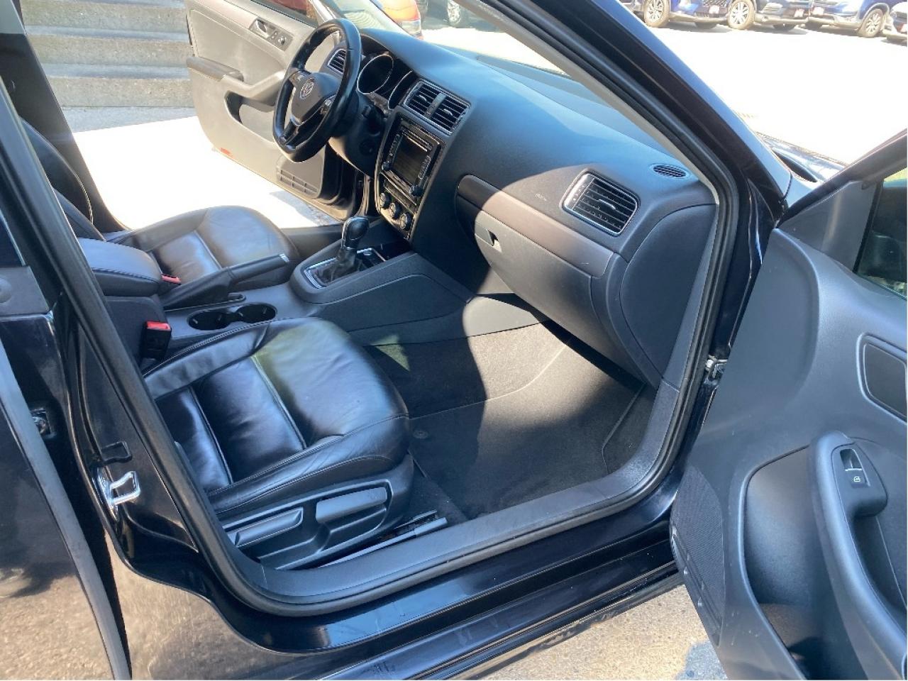 2015 Volkswagen Jetta Sedan Highline Photo