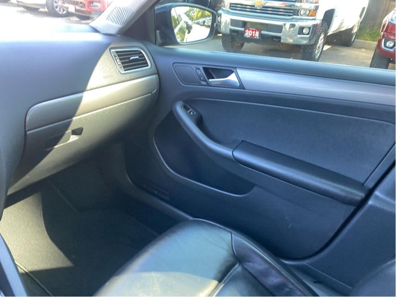 2015 Volkswagen Jetta Sedan Highline Photo