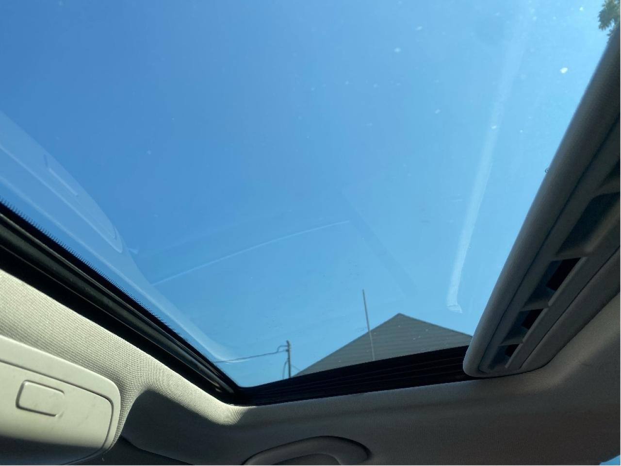 2015 Volkswagen Jetta Sedan Highline Photo