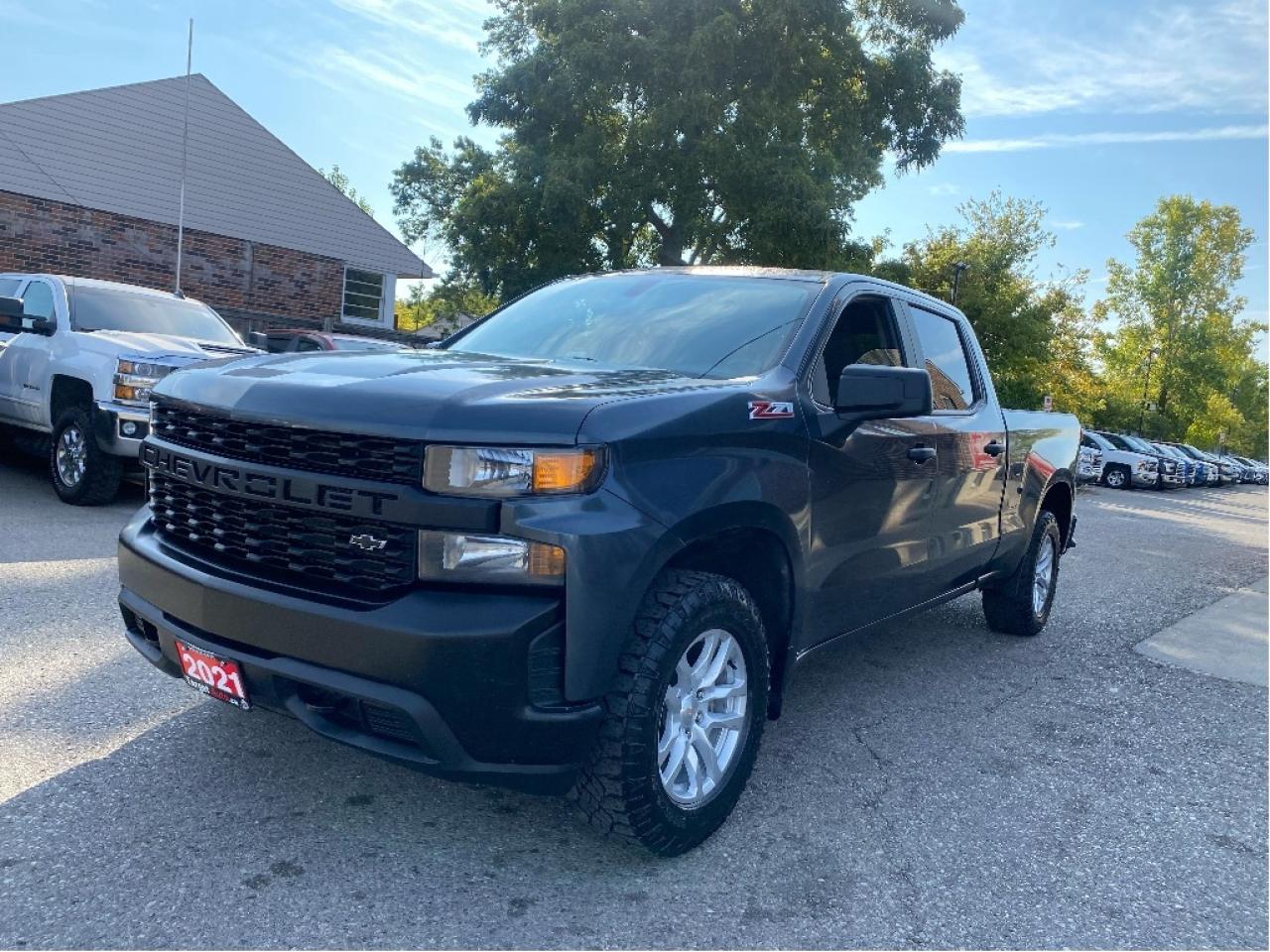 2021 Chevrolet Silverado 1500 No Accidents, Very Well Maintained, Drives Great ! Photo2