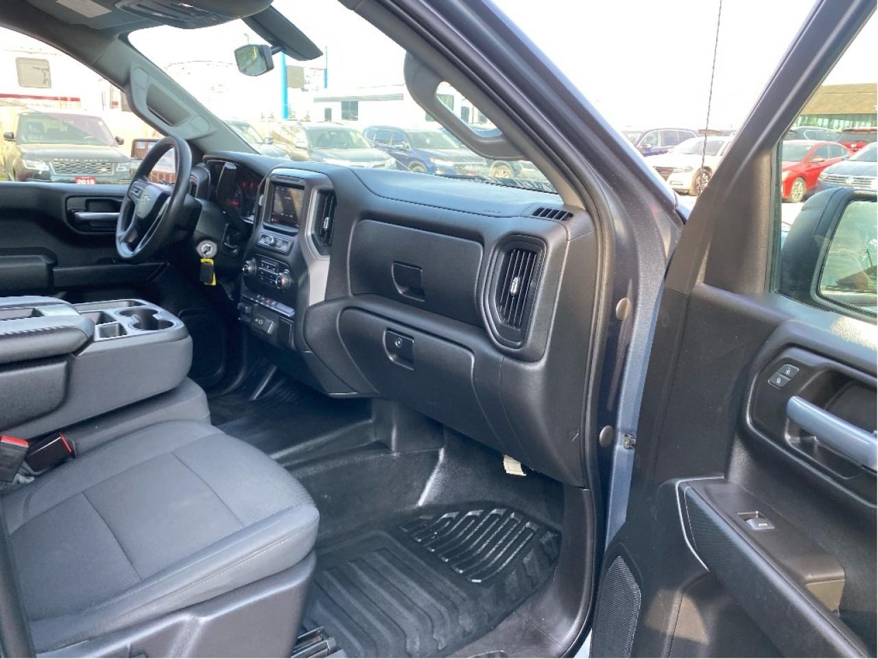 2021 Chevrolet Silverado 1500 No Accidents, Very Well Maintained, Drives Great ! Photo