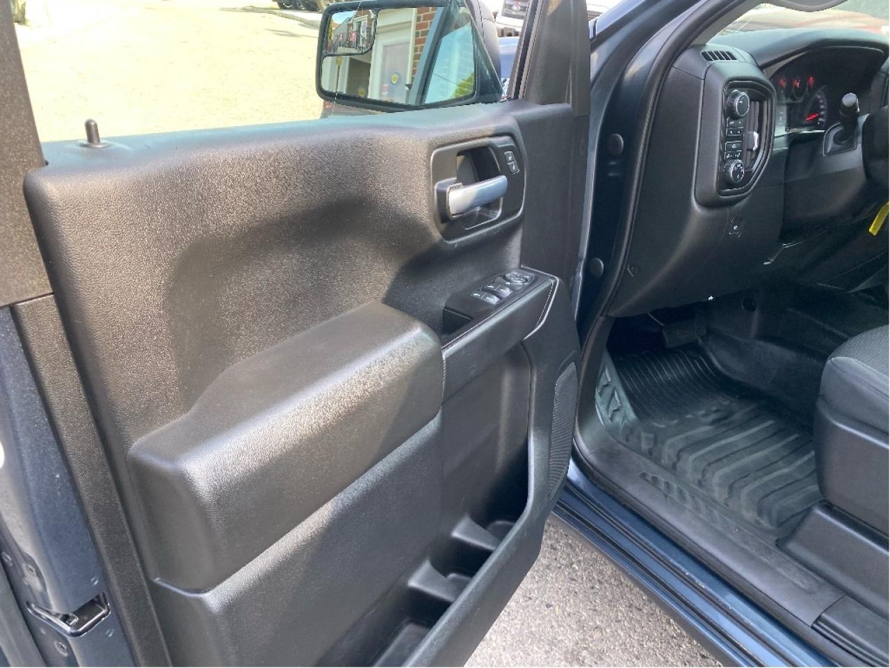 2021 Chevrolet Silverado 1500 No Accidents, Very Well Maintained, Drives Great ! Photo