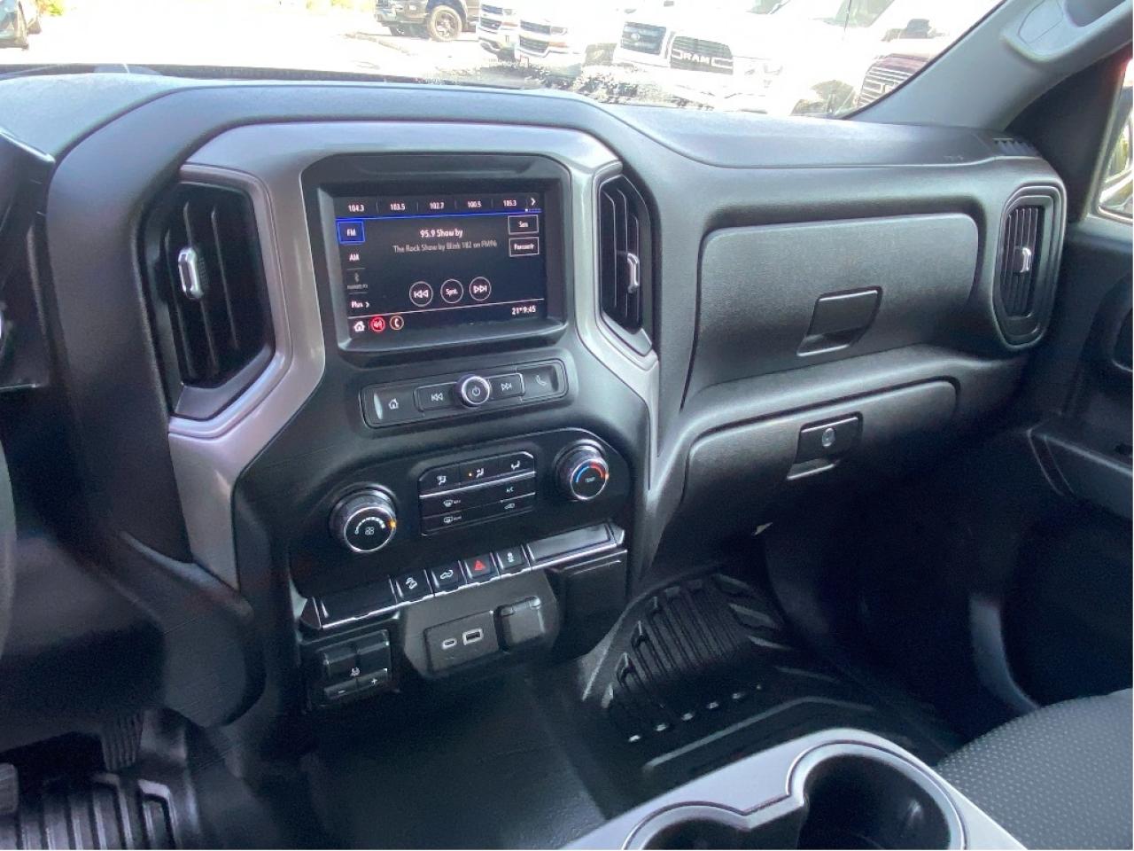2021 Chevrolet Silverado 1500 No Accidents, Very Well Maintained, Drives Great ! Photo