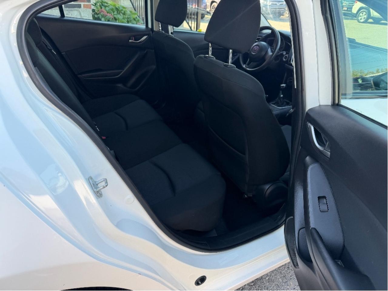 2014 Mazda MAZDA3 GX-SKY Photo