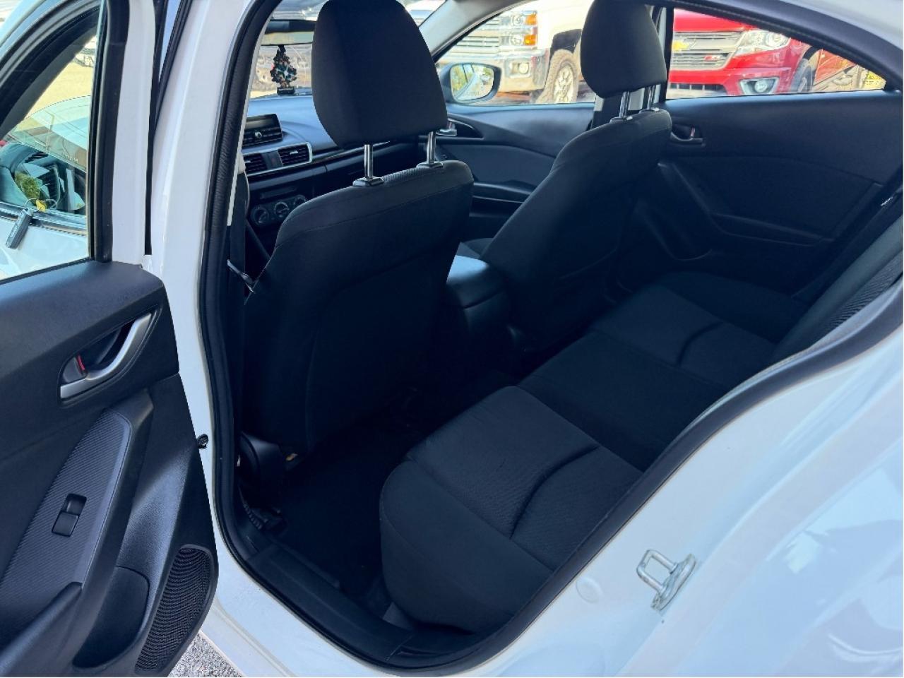 2014 Mazda MAZDA3 GX-SKY Photo