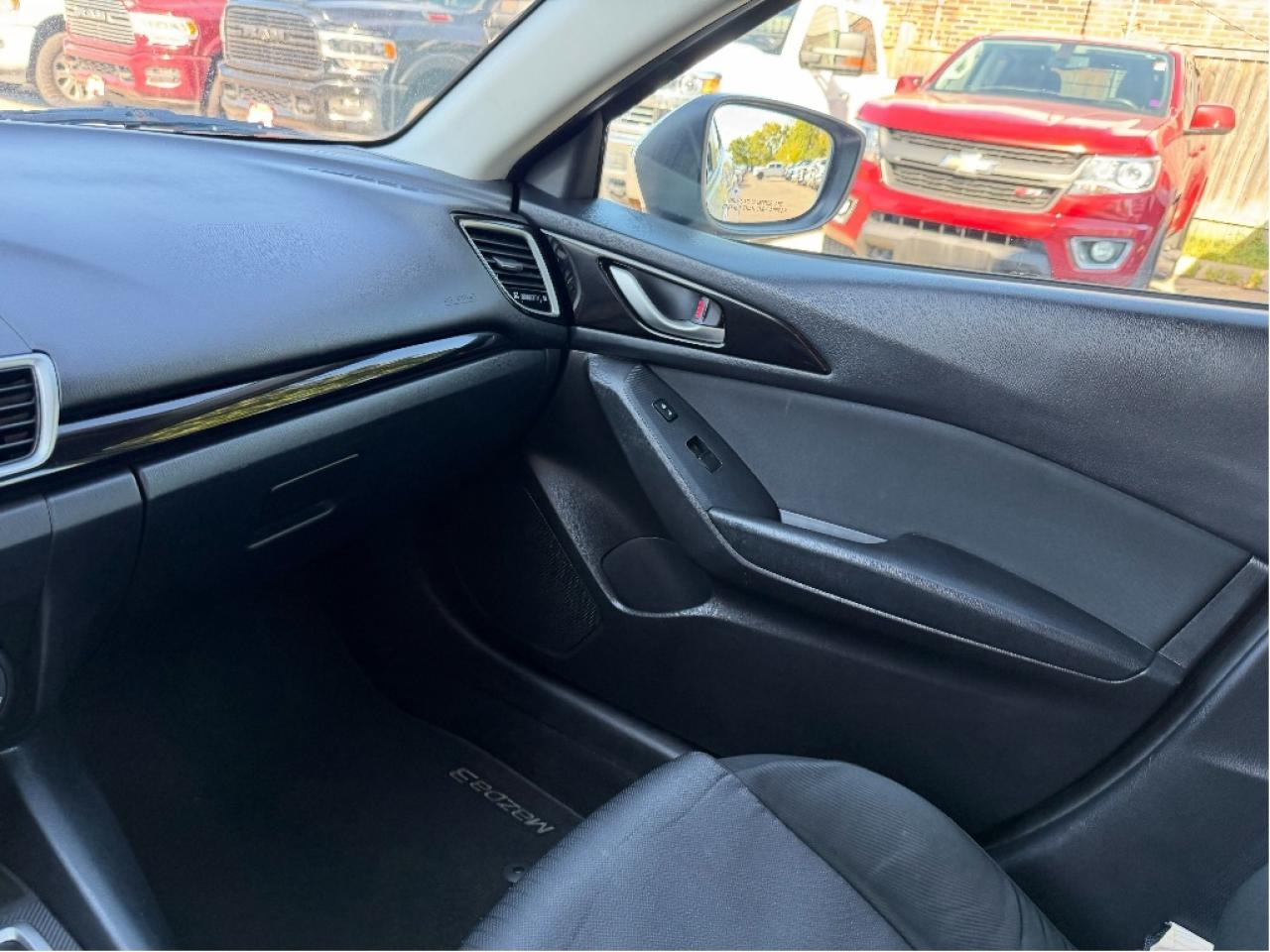 2014 Mazda MAZDA3 GX-SKY Photo