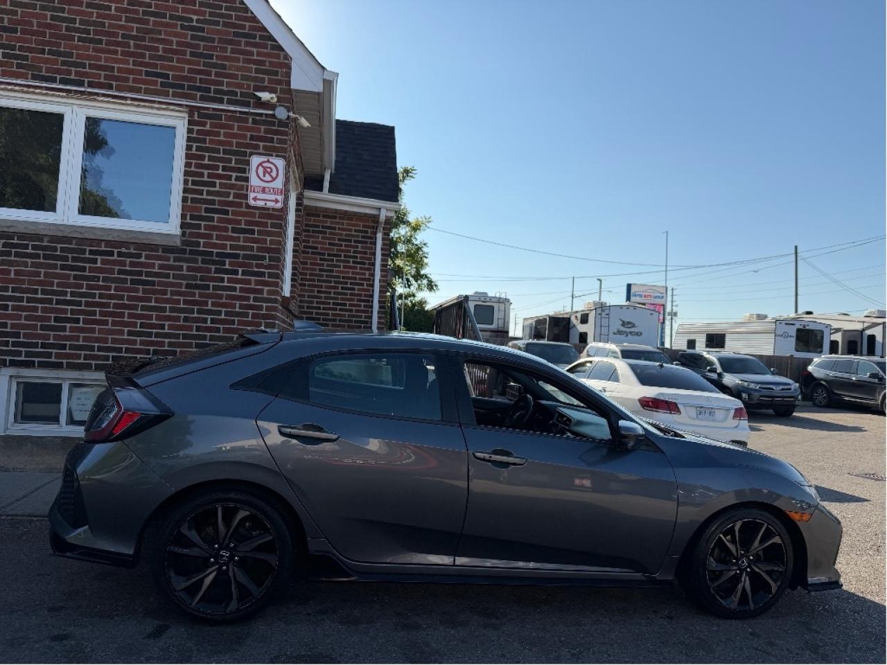 2017 Honda Civic Hatchback Sport Photo