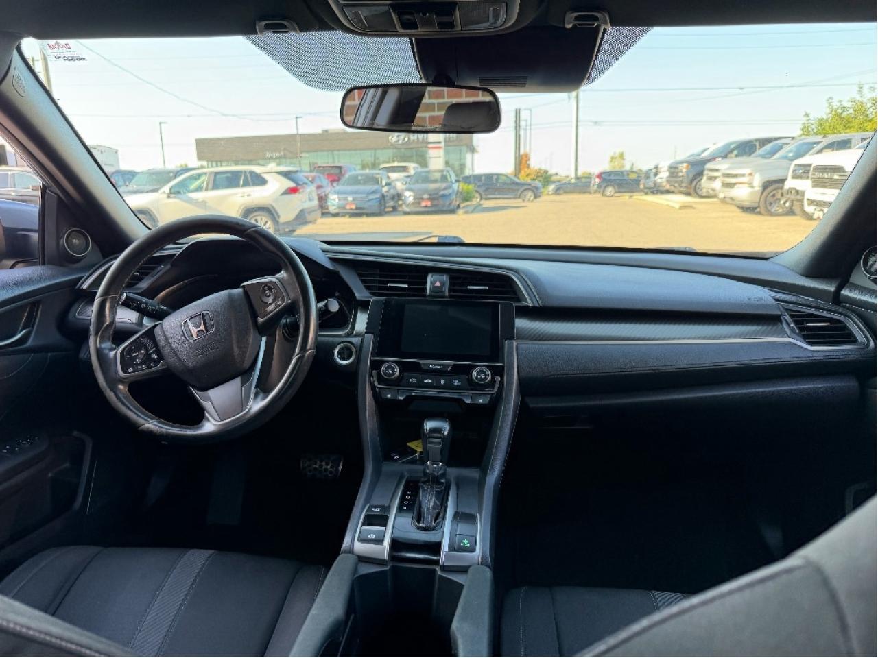 2017 Honda Civic Hatchback Sport Photo