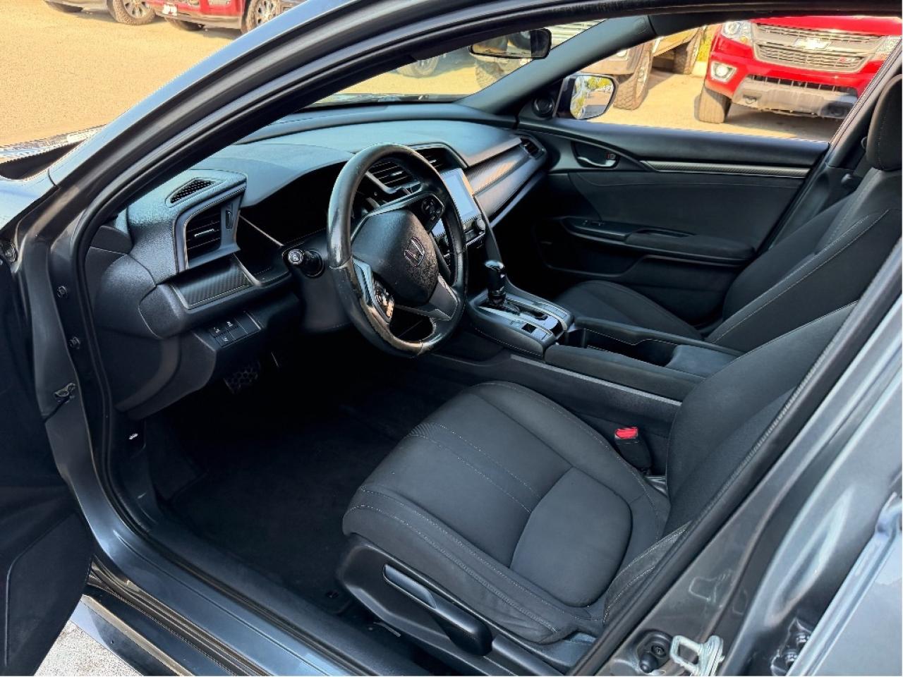 2017 Honda Civic Hatchback Sport Photo