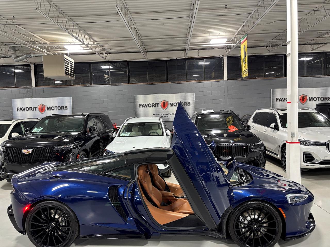 2020 McLaren GT COUPE | RWD | ELECTROCHROMIC ROOF | DIHEDRAL DOORS - Photo #6