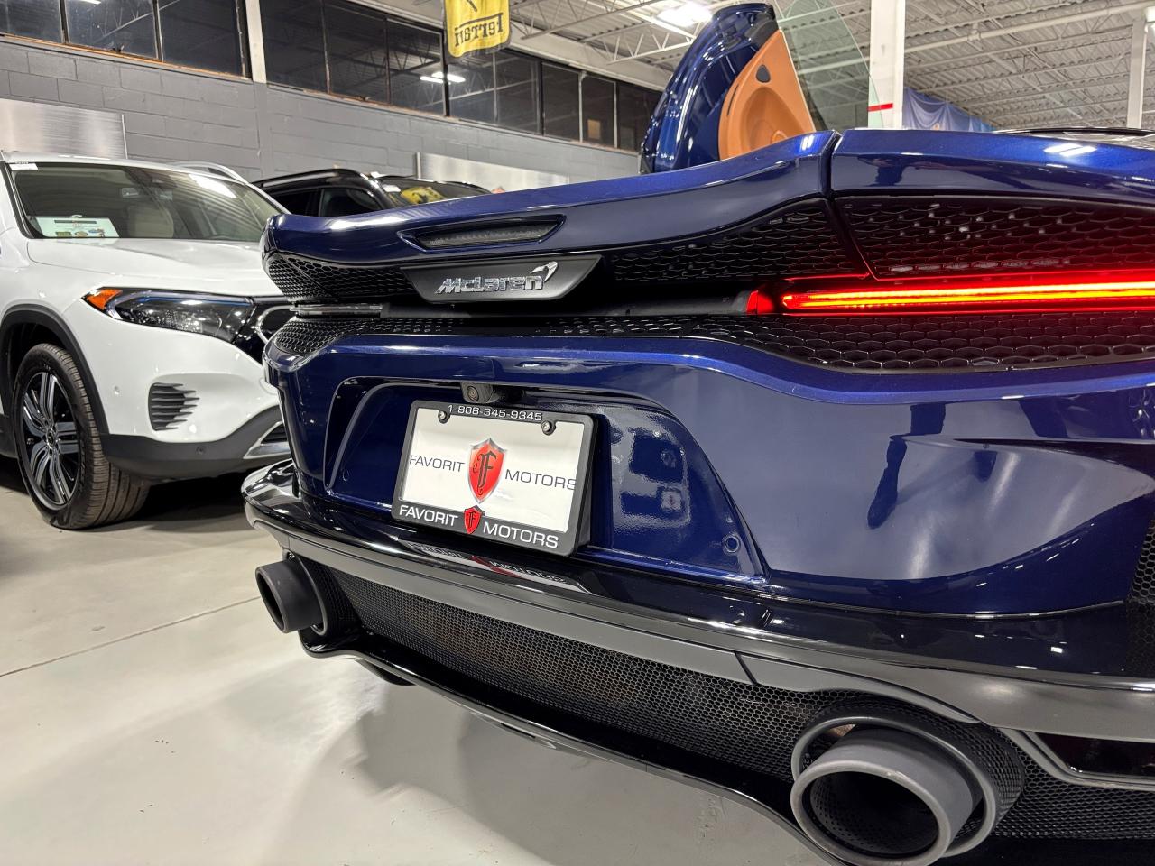 2020 McLaren GT COUPE | RWD | ELECTROCHROMIC ROOF | DIHEDRAL DOORS - Photo #11