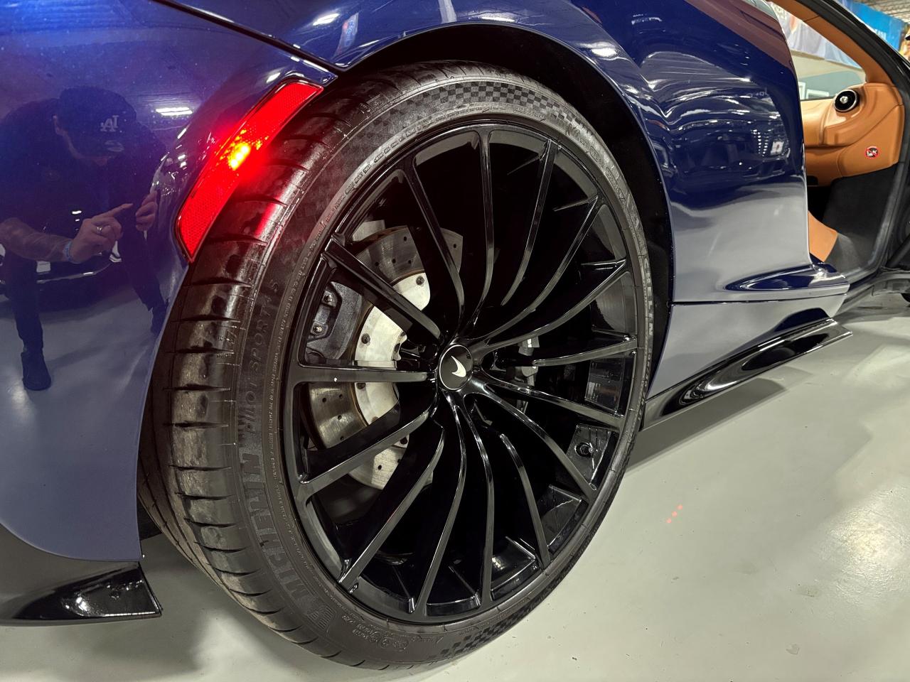 2020 McLaren GT COUPE | RWD | ELECTROCHROMIC ROOF | DIHEDRAL DOORS - Photo #12