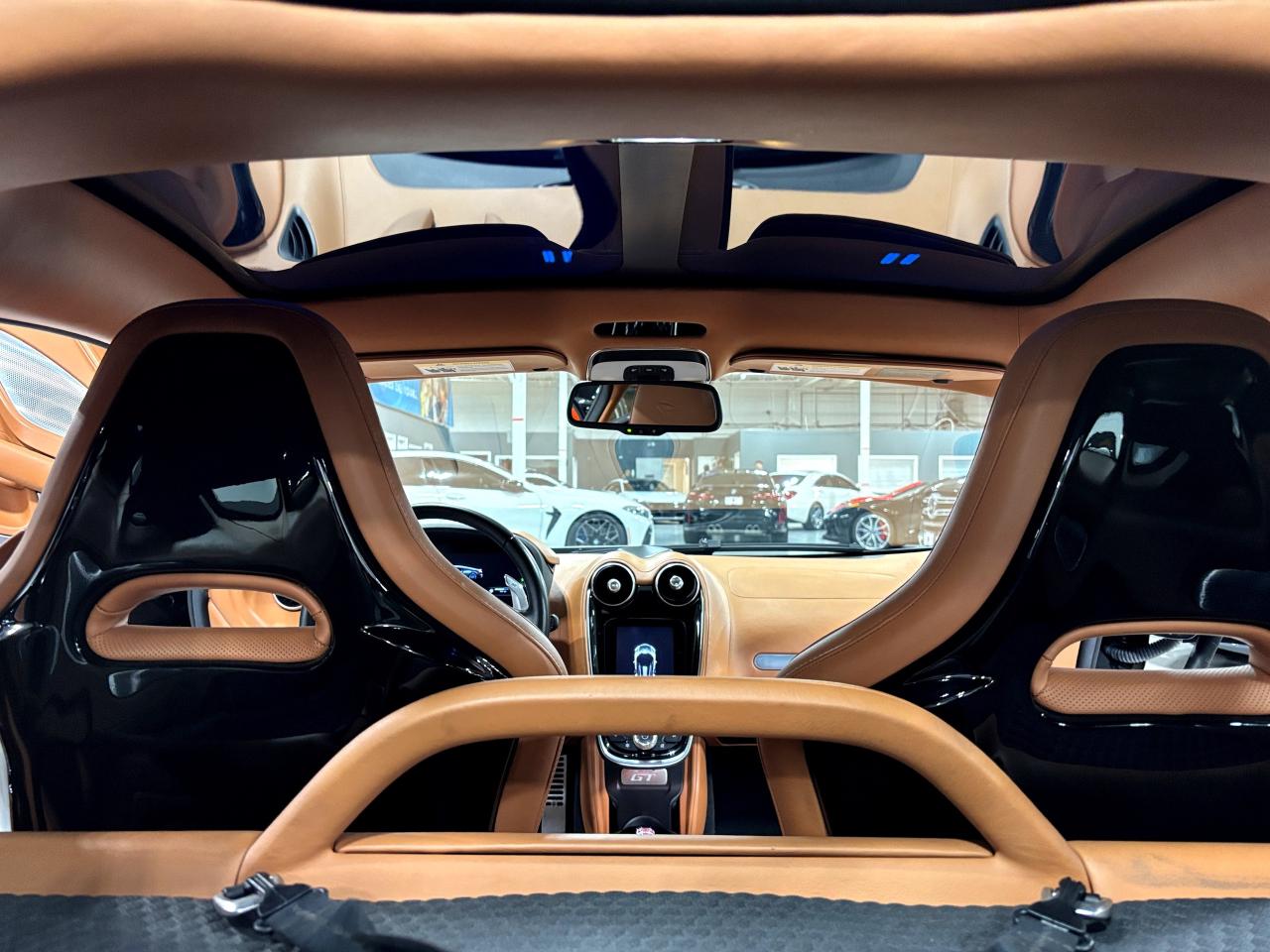 2020 McLaren GT COUPE | RWD | ELECTROCHROMIC ROOF | DIHEDRAL DOORS - Photo #17