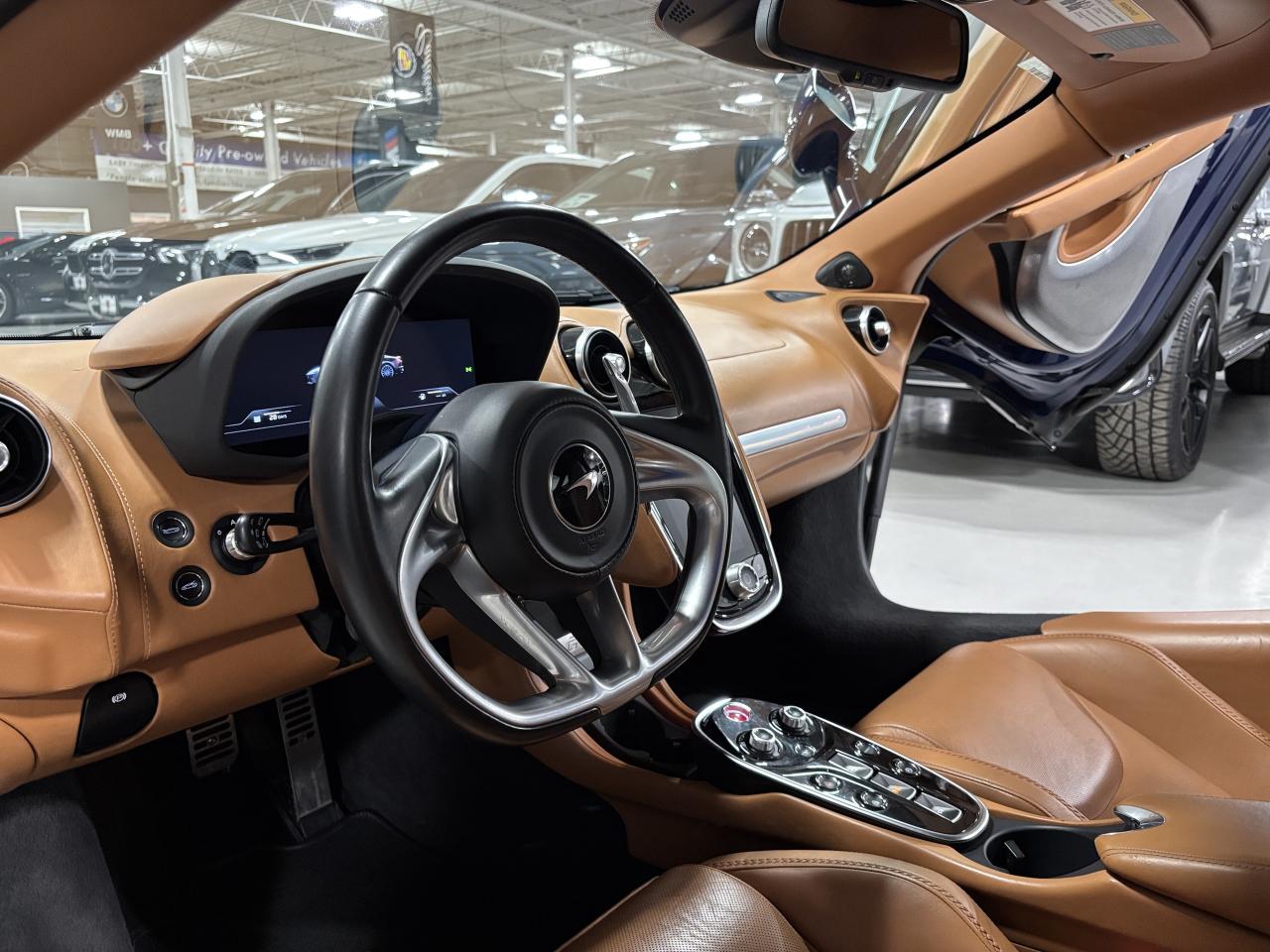 2020 McLaren GT COUPE | RWD | ELECTROCHROMIC ROOF | DIHEDRAL DOORS - Photo #20