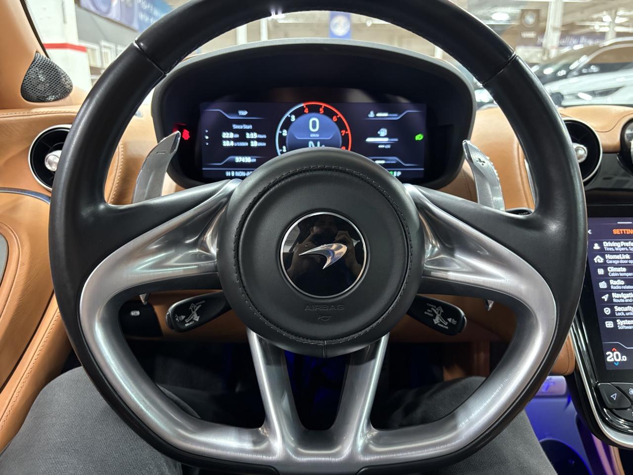 2020 McLaren GT COUPE | RWD | ELECTROCHROMIC ROOF | DIHEDRAL DOORS - Photo #39