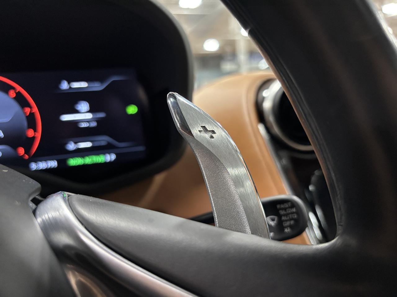 2020 McLaren GT COUPE | RWD | ELECTROCHROMIC ROOF | DIHEDRAL DOORS - Photo #40