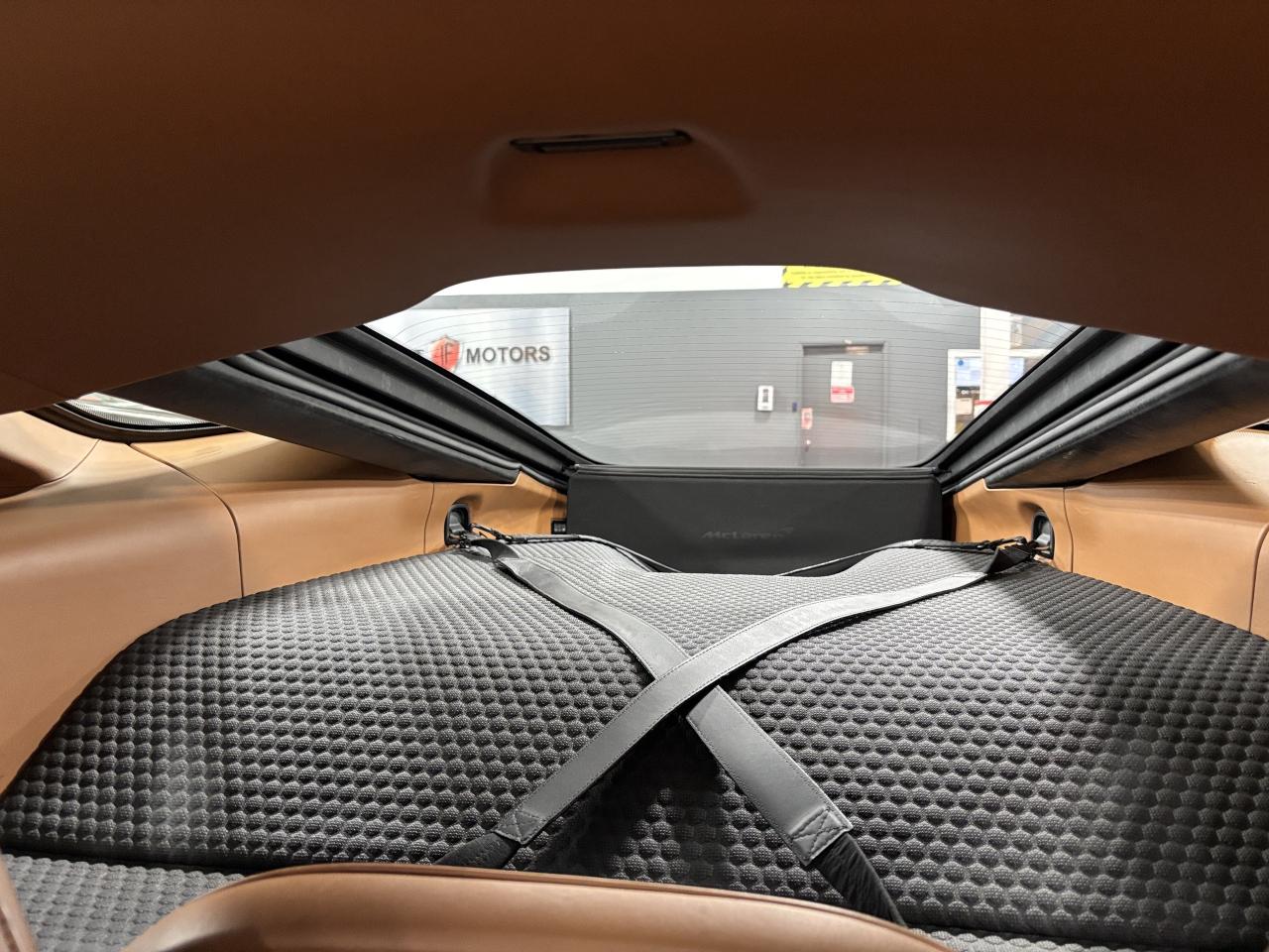 2020 McLaren GT COUPE | RWD | ELECTROCHROMIC ROOF | DIHEDRAL DOORS - Photo #49