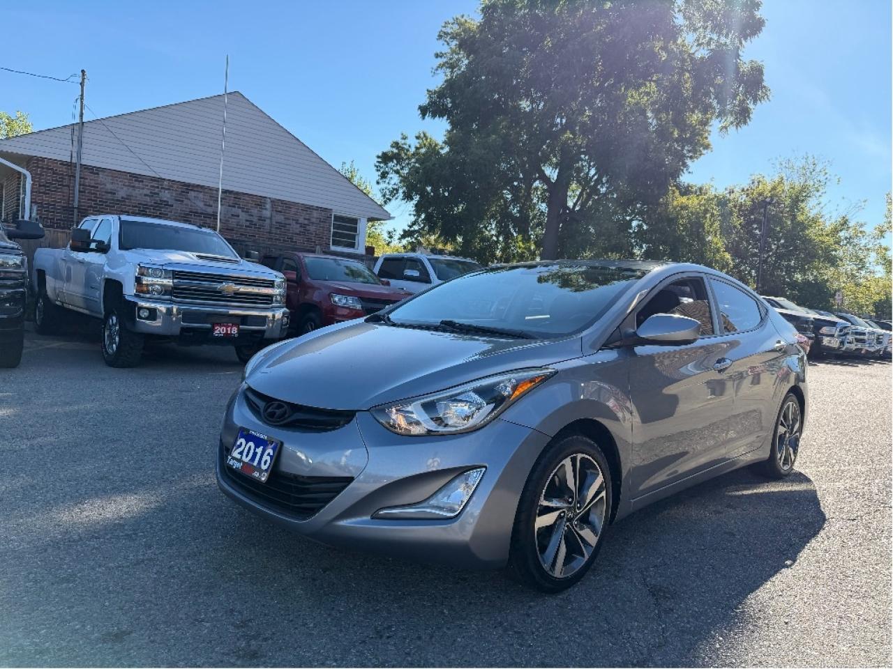 2016 Hyundai Elantra GLS Photo2