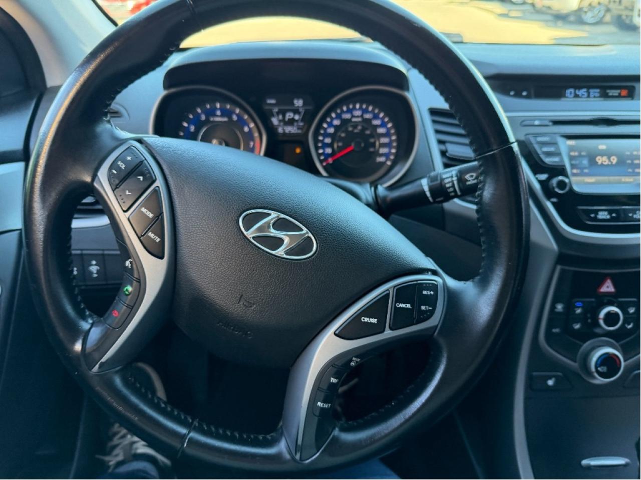 2016 Hyundai Elantra GLS Photo