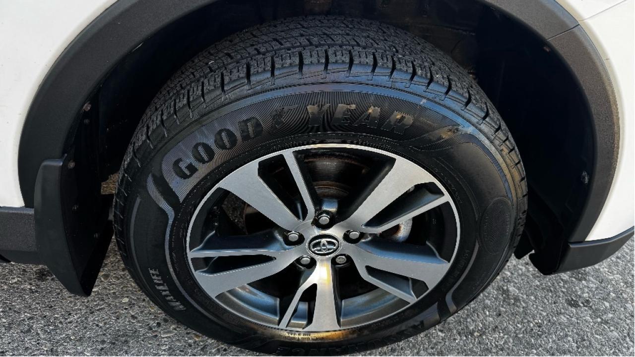 2016 Toyota RAV4 XLE, Mint Condition, Drives Great !! Photo