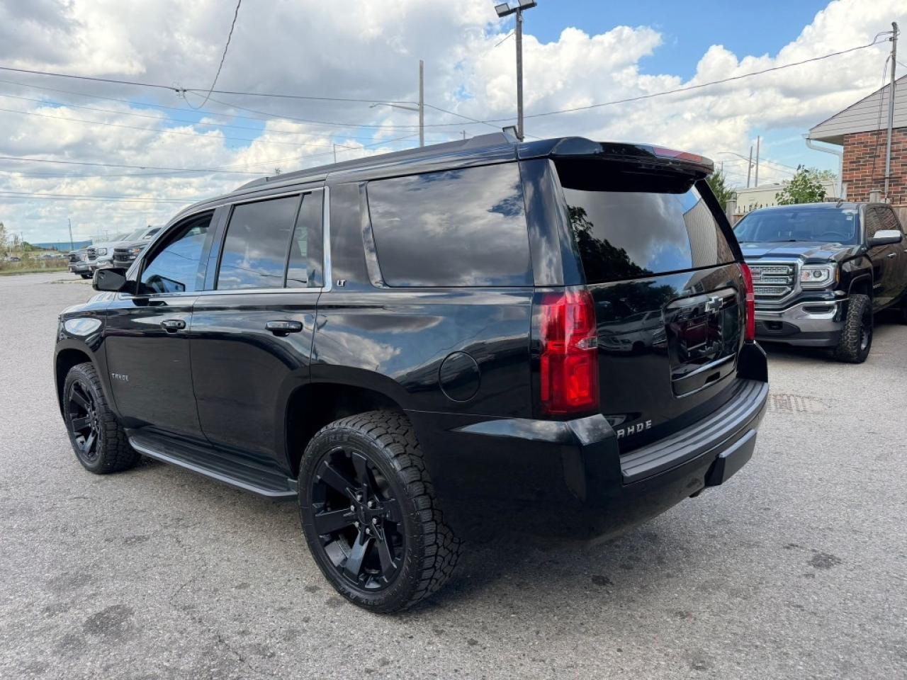 2018 Chevrolet Tahoe LT Photo3